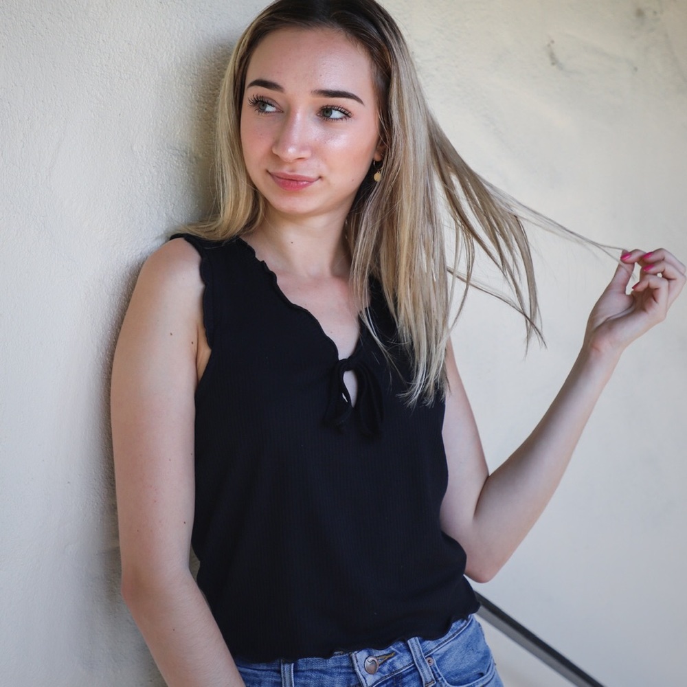 Black scalloped tank